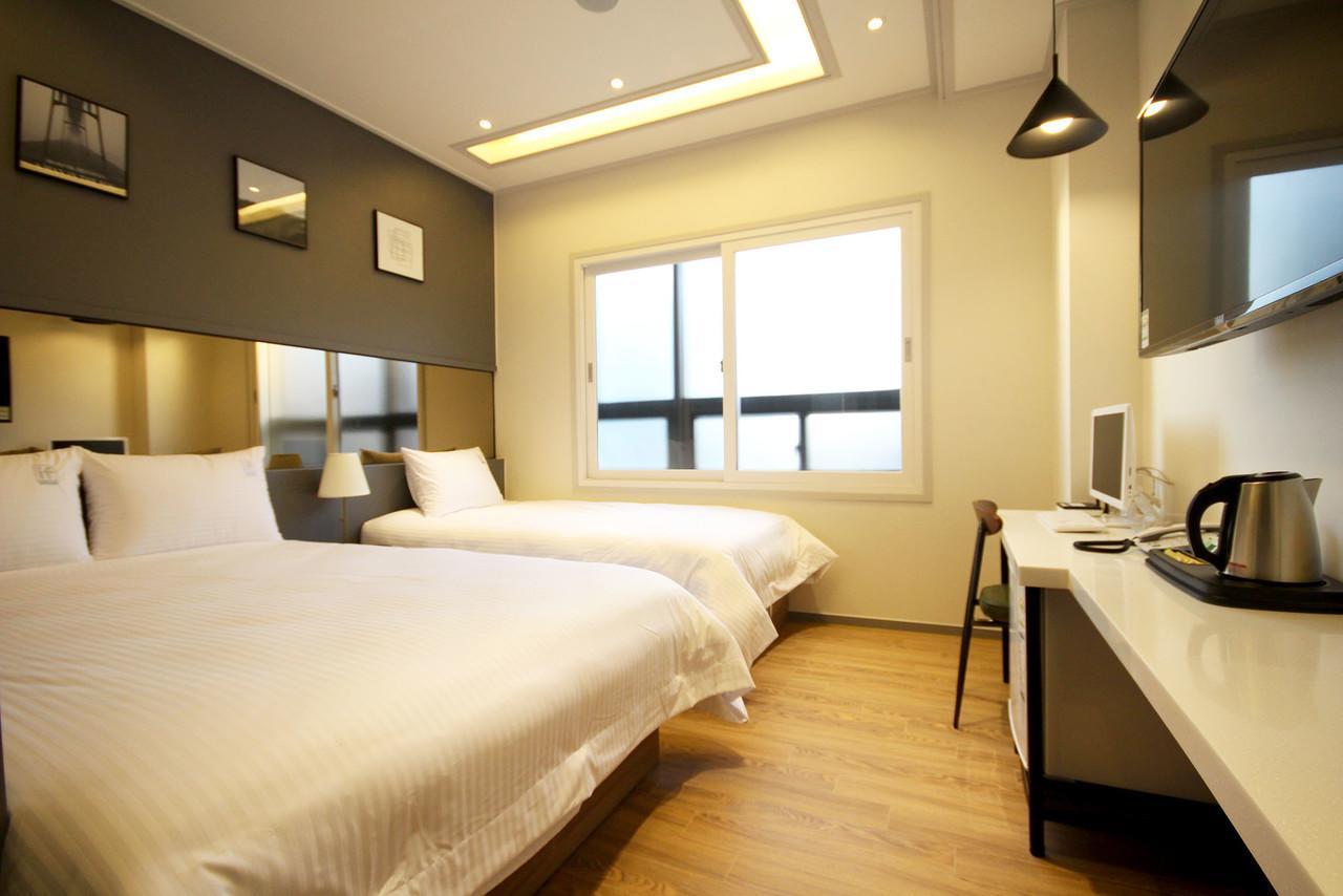 If Business Hotel Чханвон Екстер'єр фото